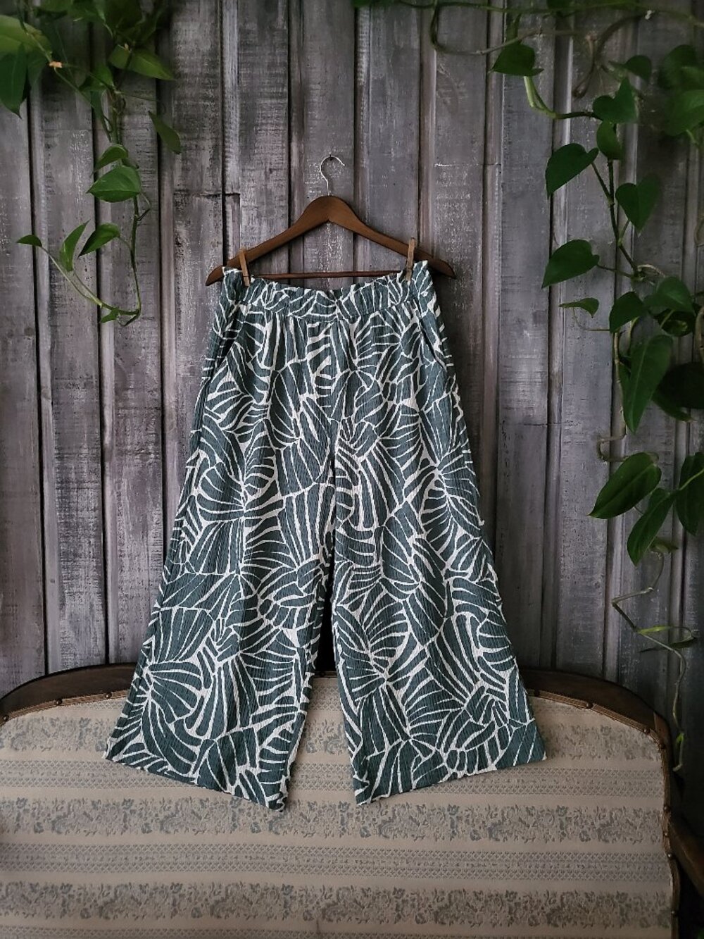 IYLA Tropical Palm Print Wide Leg Culotte Pants Green Size L